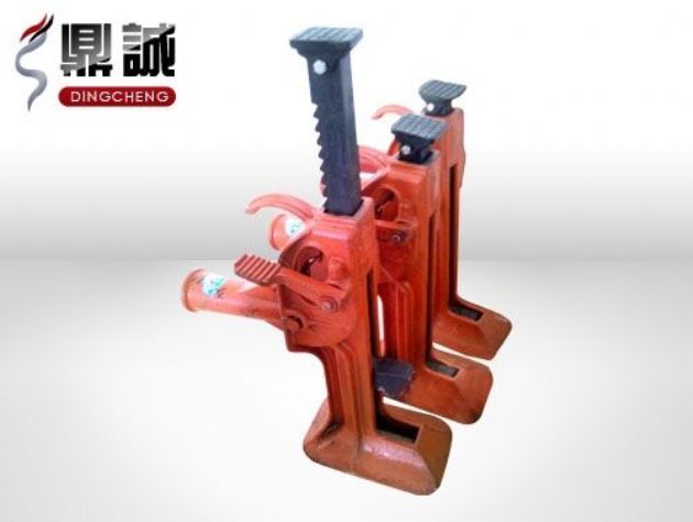 點(diǎn)擊查看詳細(xì)信息<br>標(biāo)題：齒條式起道機(jī) 閱讀次數(shù)：4197