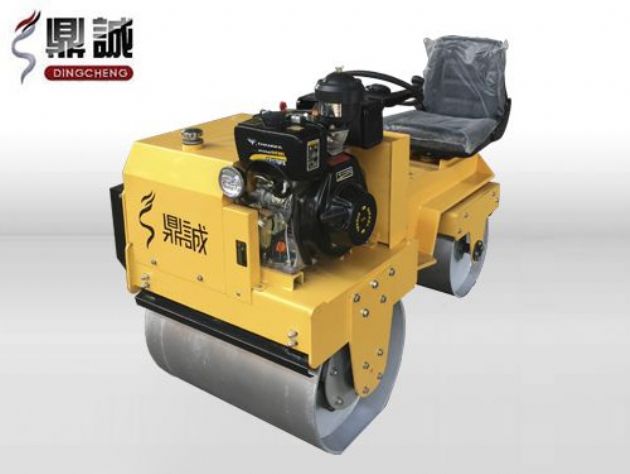 點(diǎn)擊查看詳細(xì)信息<br>標(biāo)題：DC850C座駕式壓路機(jī) 閱讀次數(shù)：15136