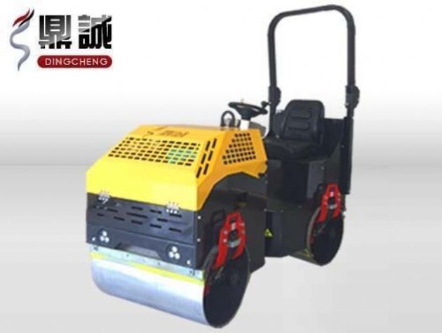 點(diǎn)擊查看詳細(xì)信息<br>標(biāo)題：1噸全液壓振動(dòng)壓路機(jī) 閱讀次數(shù)：14236
